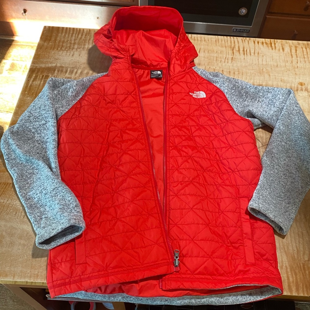 The North Face Kids’ Quilted Sweater Fleece Hoodie (Big Boy) size XL (18-20)